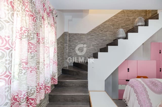 3 soveværelse Villa til salg i Tiro de Pichon, Málaga by - € 480.000 (Ref: 9976469)