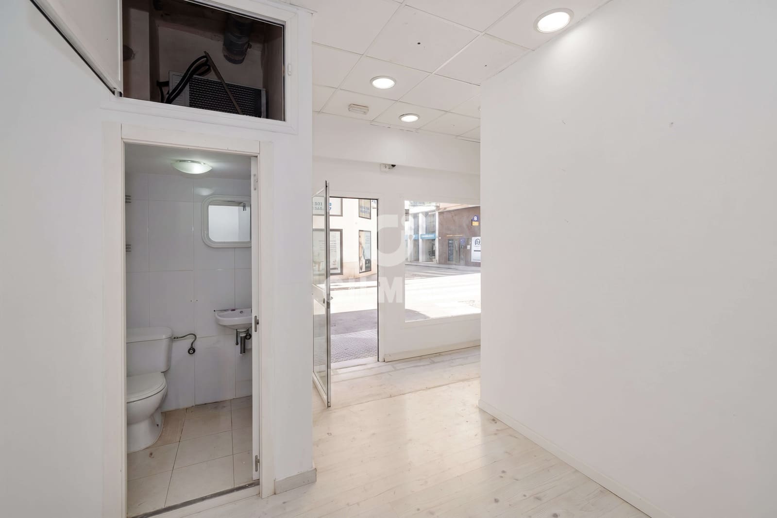 Local Commercial à vendre à Malaga ville - 215 000 € (Ref: 9976471)