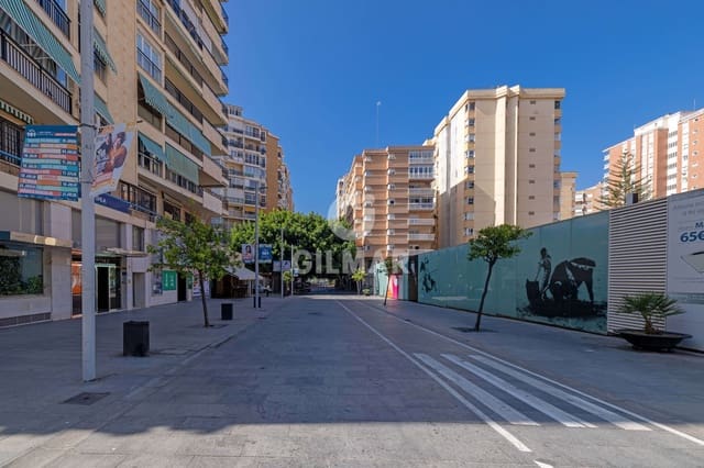 Erhverv til salg i La Malagueta, Málaga by - € 215.000 (Ref: 9976471)