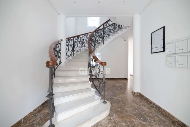 Piso de 1 habitación en San Miguel, Málaga ciudad en venta - 185.000 € (Ref: 9976472)