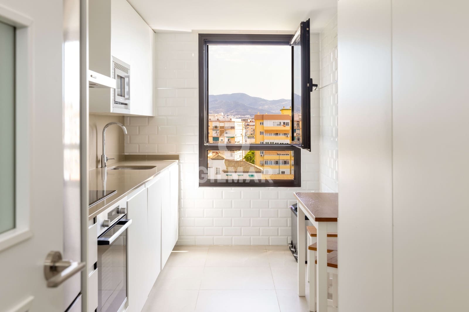 3 sovrum Lägenhet till salu i Malaga stad med pool garage - 1 275 000 € (Ref: 9976474)