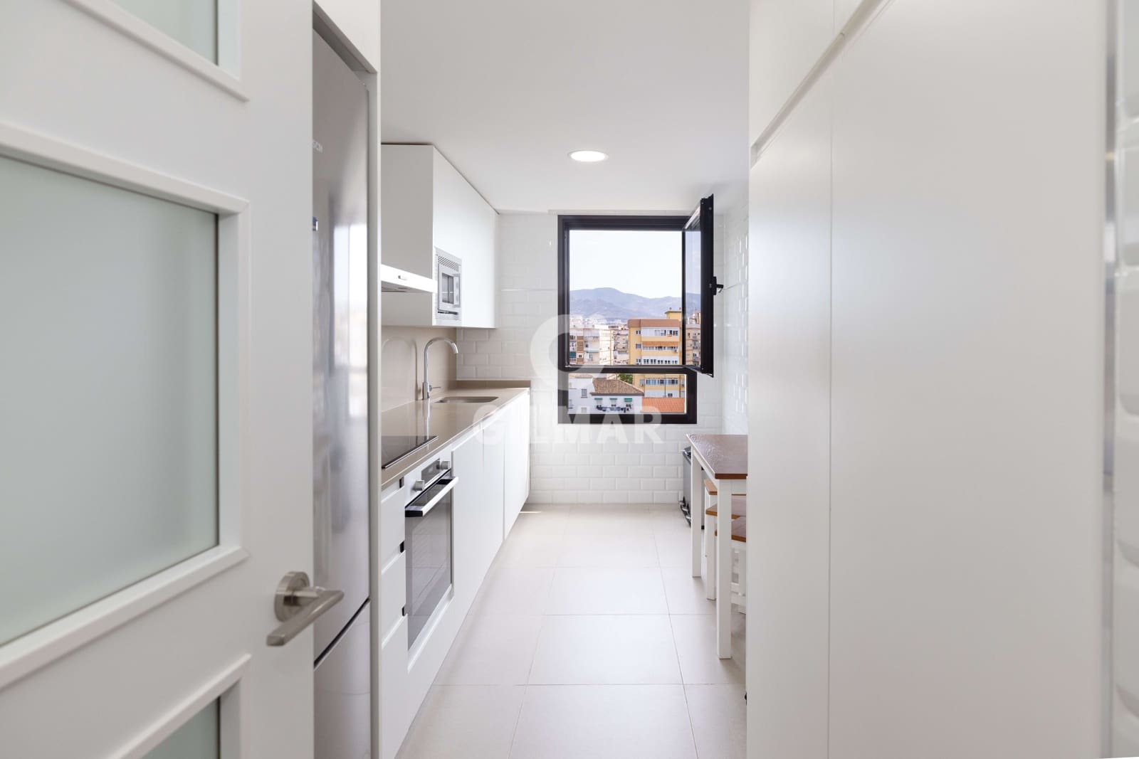 3 sovrum Lägenhet till salu i Malaga stad med pool garage - 1 275 000 € (Ref: 9976474)