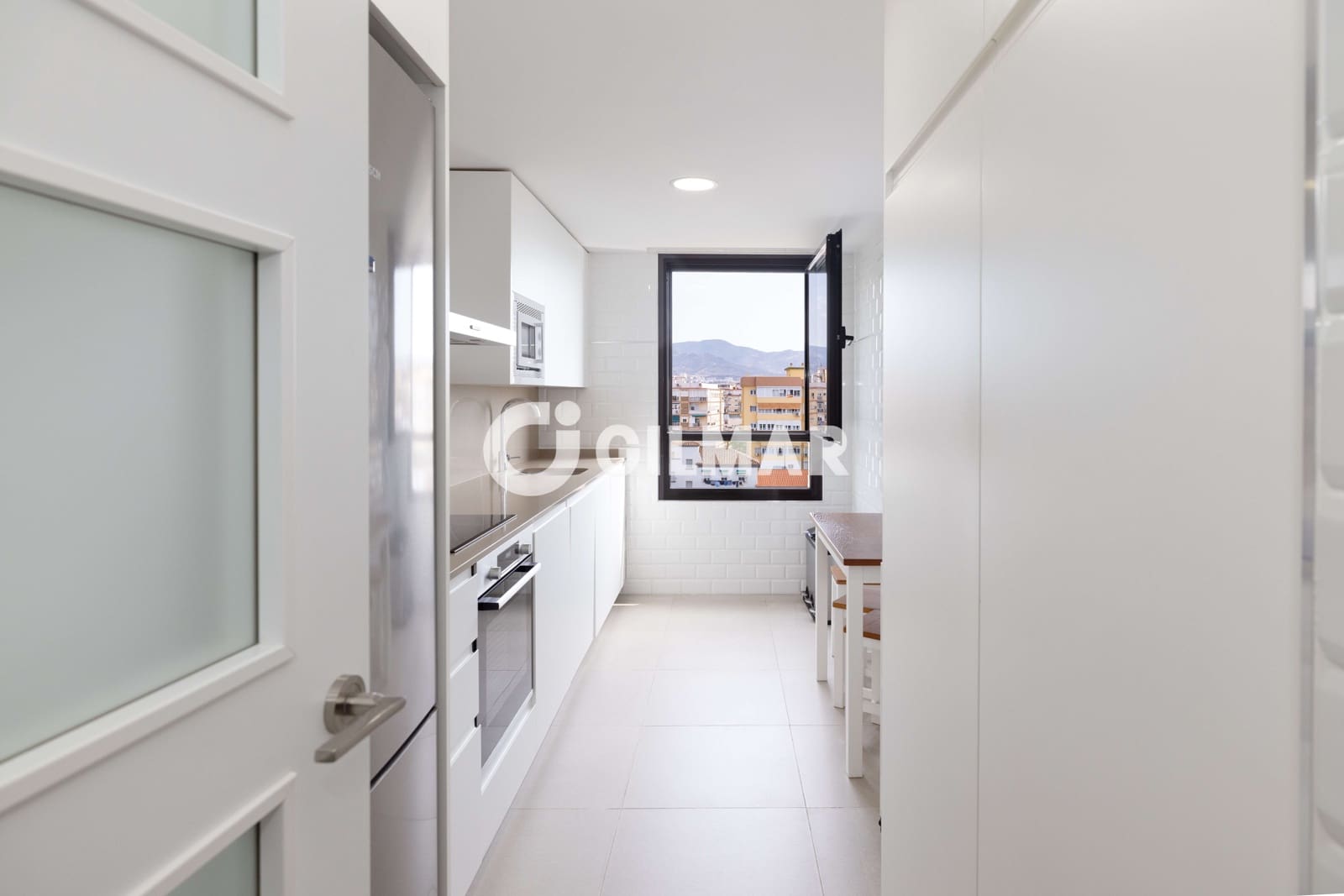 Piso de 3 habitaciones en Málaga ciudad en venta con piscina garaje - 1.275.000 € (Ref: 9976474)