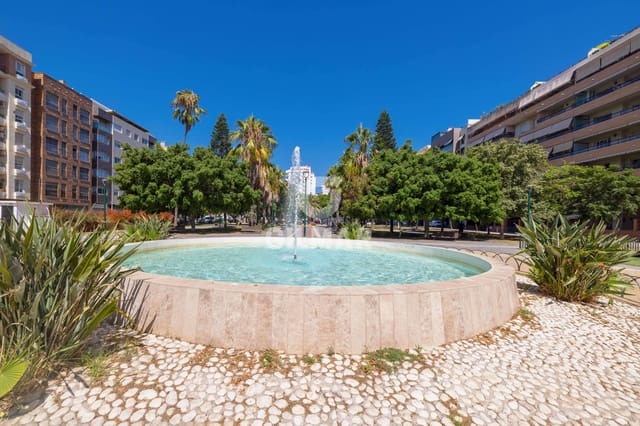 3 soverom Leilighet til salgs i Pacifico, Málaga by med svømmebasseng garasje - € 725 000 (Ref: 9976476)
