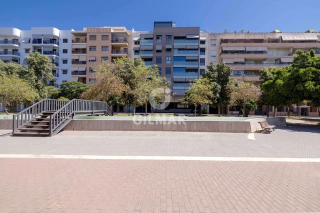 3 soverom Leilighet til salgs i Pacifico, Málaga by med svømmebasseng garasje - € 725 000 (Ref: 9976476)