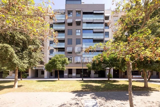 3 soverom Leilighet til salgs i Pacifico, Málaga by med svømmebasseng garasje - € 725 000 (Ref: 9976476)