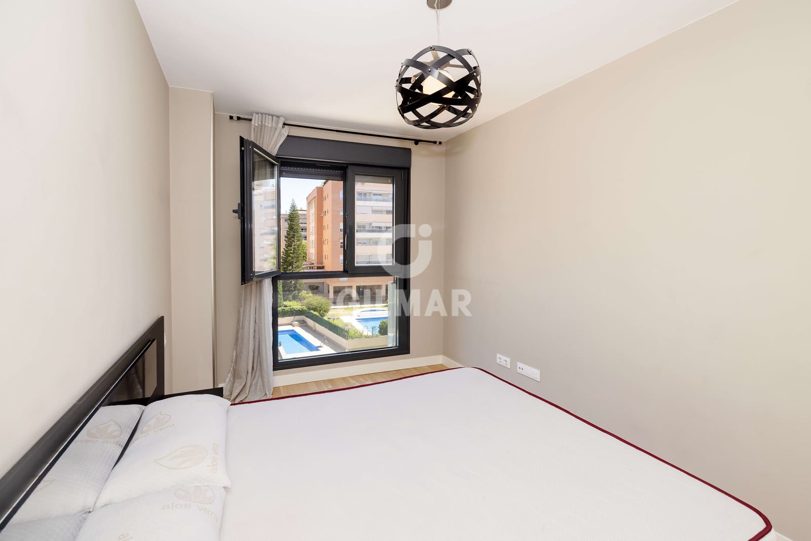3 soverom Leilighet til salgs i Malaga by med svømmebasseng garasje - € 725 000 (Ref: 9976476)