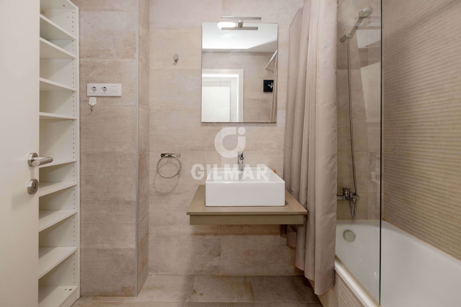 3 soverom Leilighet til salgs i Malaga by med svømmebasseng garasje - € 725 000 (Ref: 9976476)
