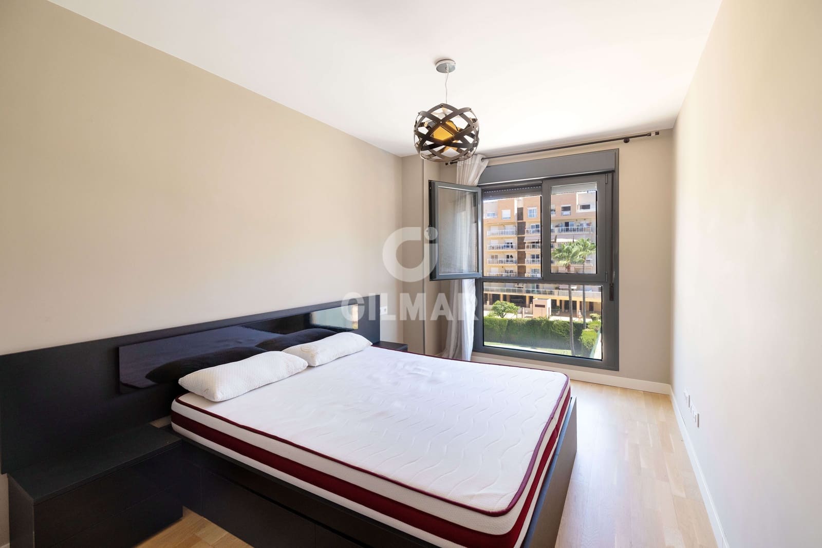 3 soverom Leilighet til salgs i Malaga by med svømmebasseng garasje - € 725 000 (Ref: 9976476)