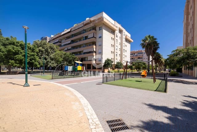 3 soverom Leilighet til salgs i Pacifico, Málaga by med svømmebasseng garasje - € 725 000 (Ref: 9976476)
