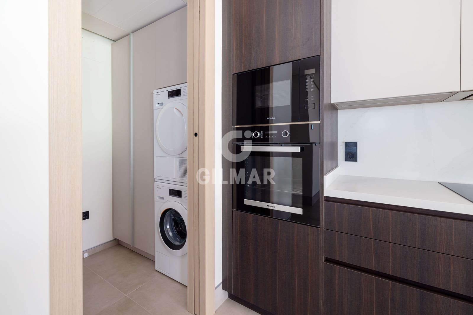 4 soverom Leilighet til salgs i Malaga by med svømmebasseng garasje - € 2 464 000 (Ref: 9976576)