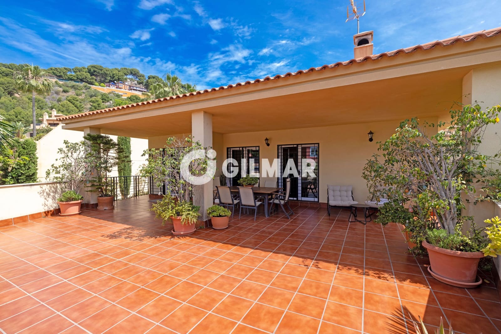 7 soverom Villa til salgs i Malaga by med svømmebasseng garasje - € 1 420 000 (Ref: 9976578)
