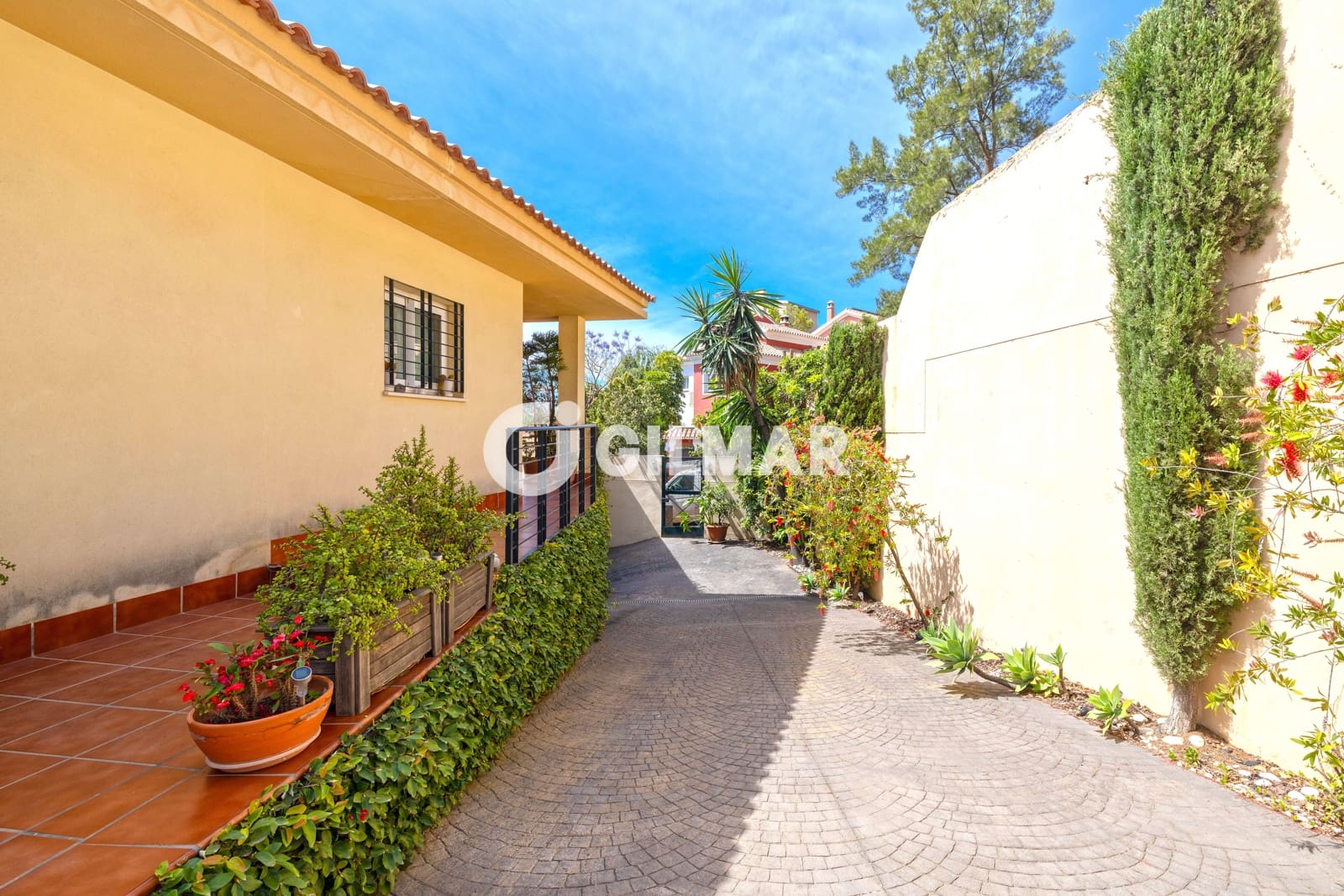 7 soverom Villa til salgs i Malaga by med svømmebasseng garasje - € 1 420 000 (Ref: 9976578)
