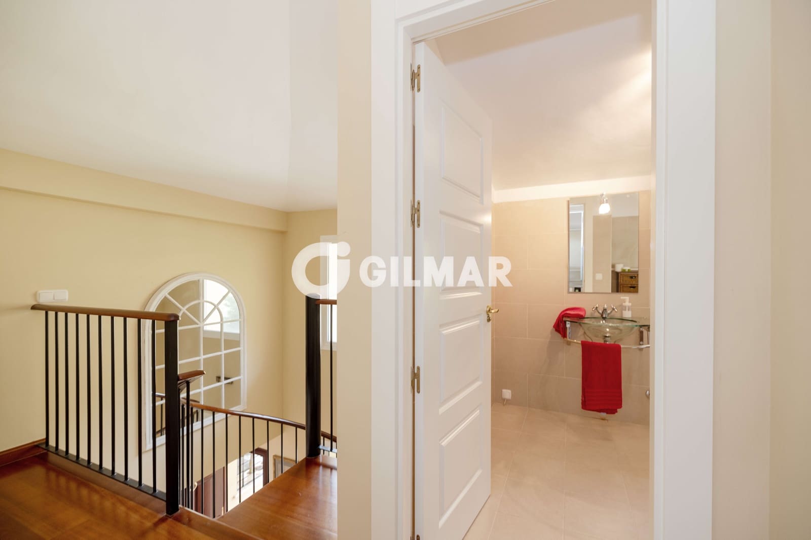 7 soverom Villa til salgs i Malaga by med svømmebasseng garasje - € 1 420 000 (Ref: 9976578)