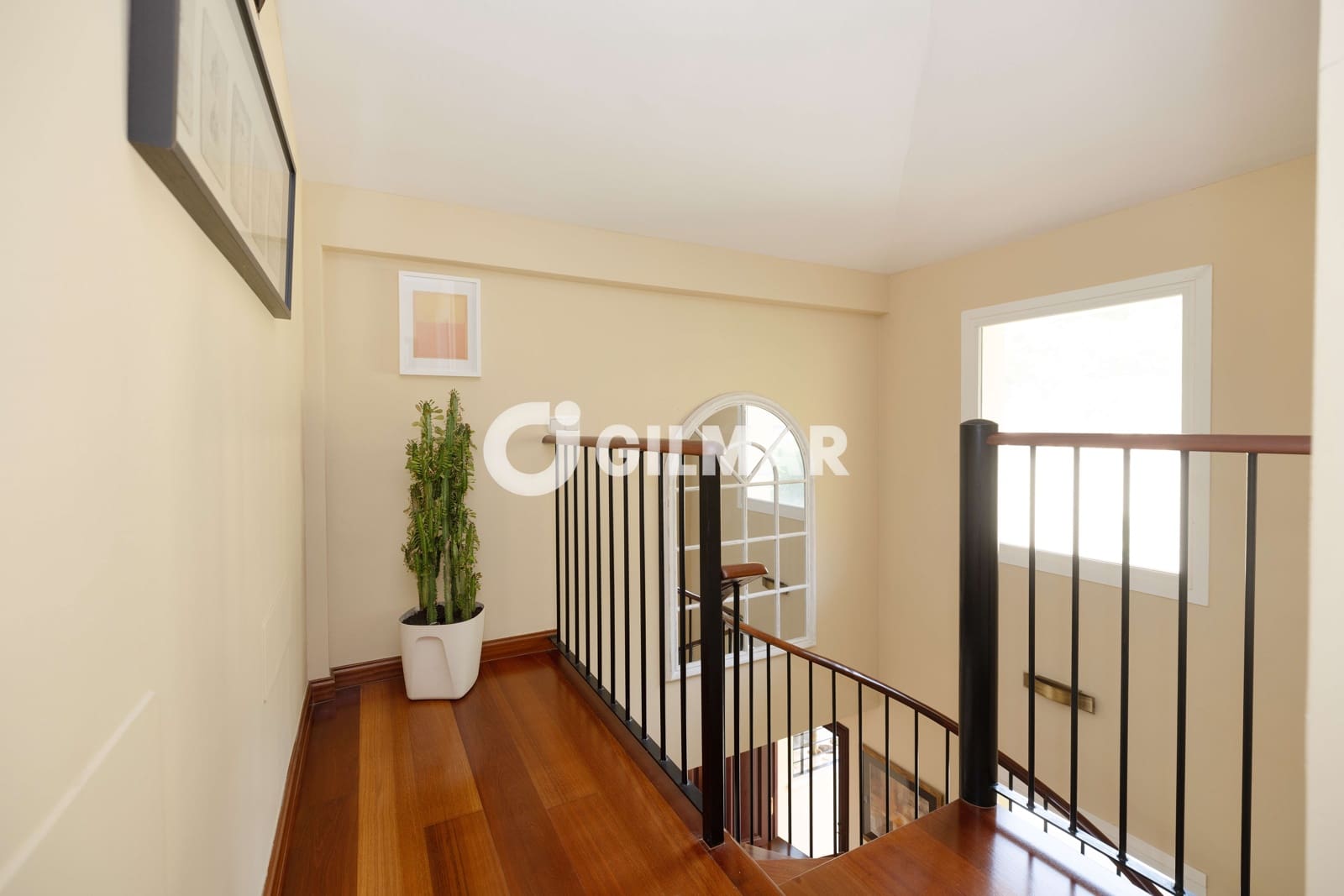 7 soverom Villa til salgs i Malaga by med svømmebasseng garasje - € 1 420 000 (Ref: 9976578)