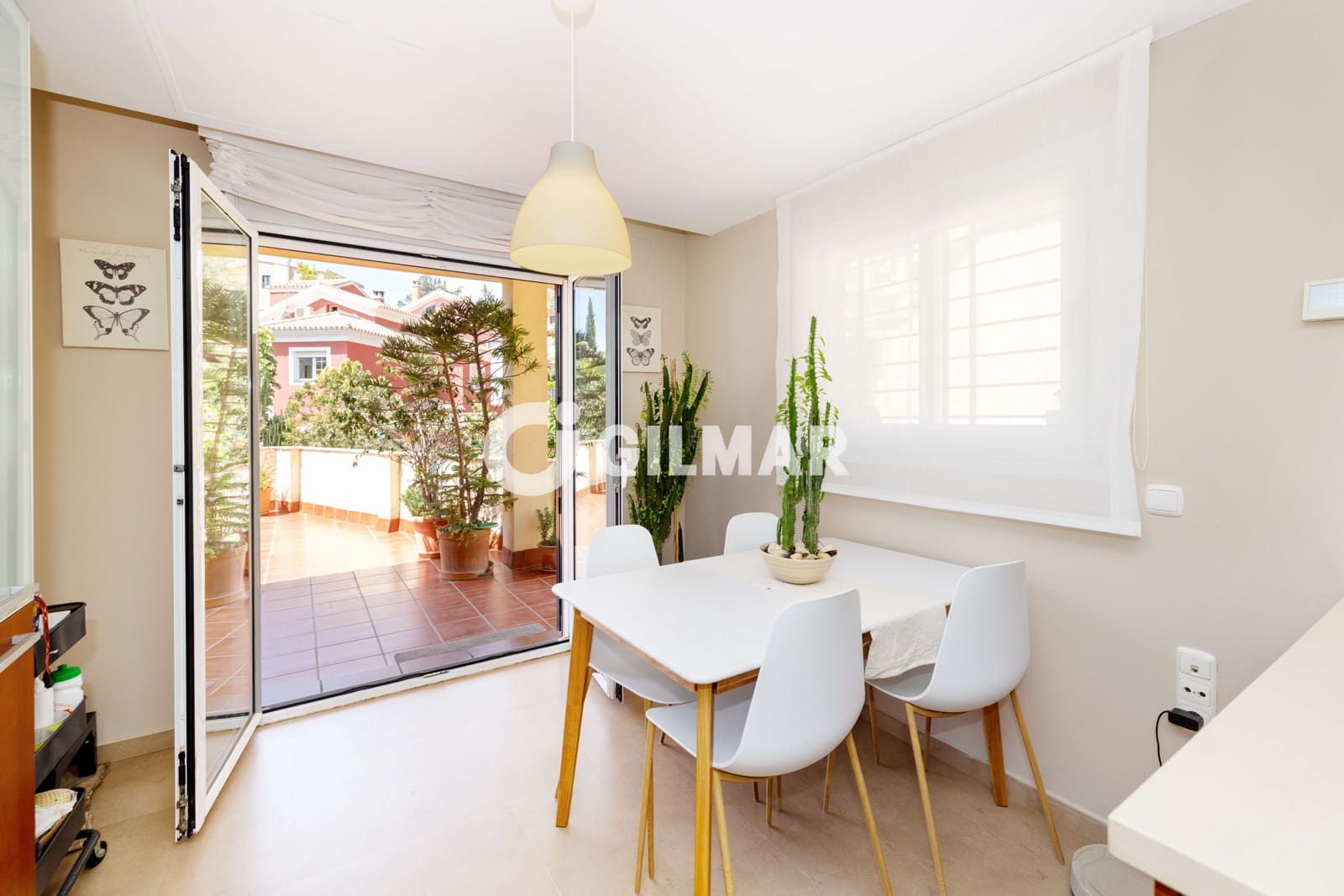 7 soverom Villa til salgs i Malaga by med svømmebasseng garasje - € 1 420 000 (Ref: 9976578)