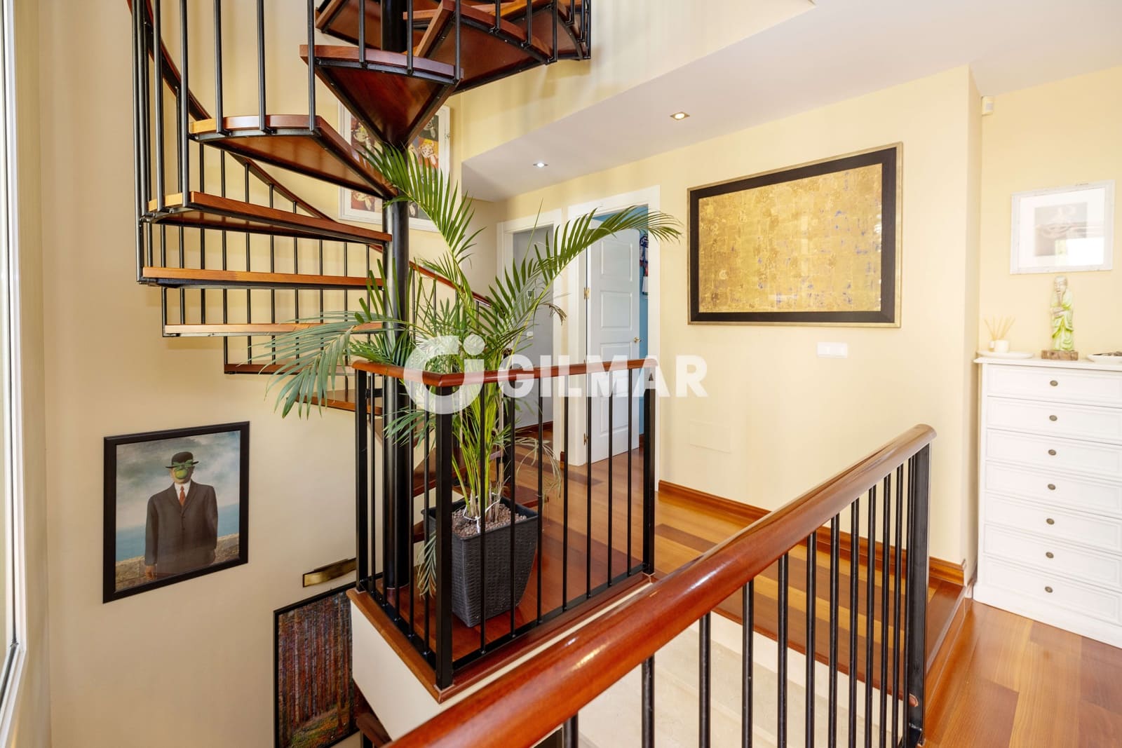 7 soverom Villa til salgs i Malaga by med svømmebasseng garasje - € 1 420 000 (Ref: 9976578)