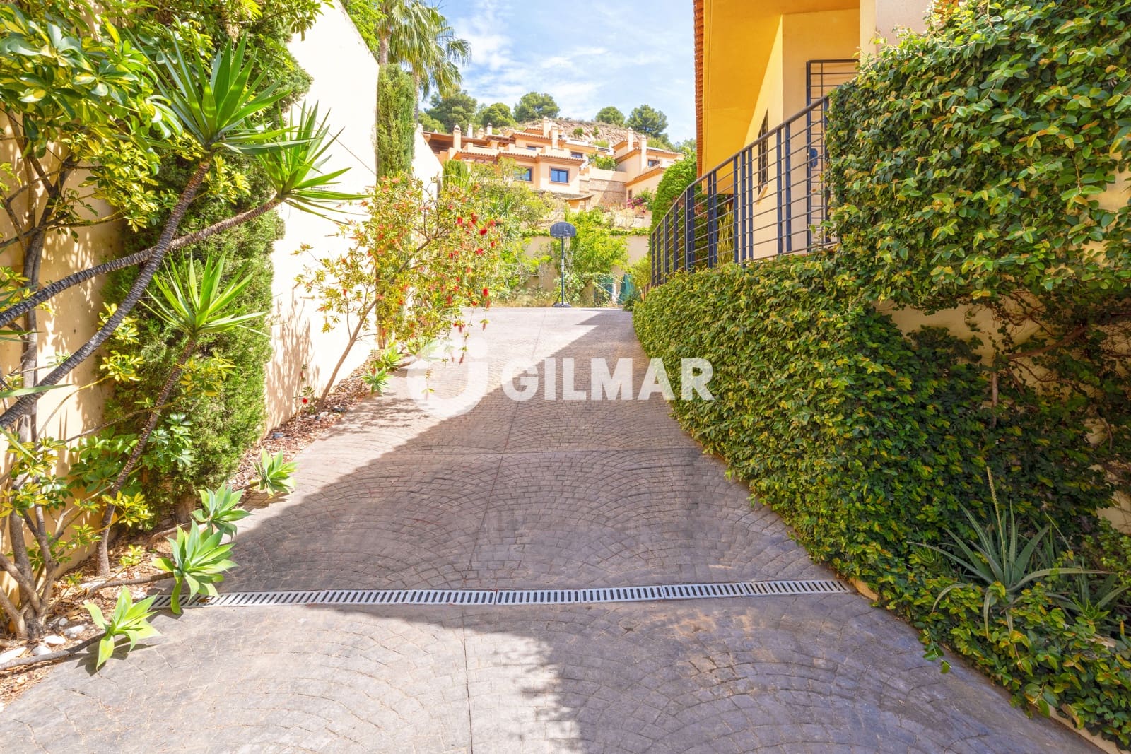 7 soverom Villa til salgs i Malaga by med svømmebasseng garasje - € 1 420 000 (Ref: 9976578)