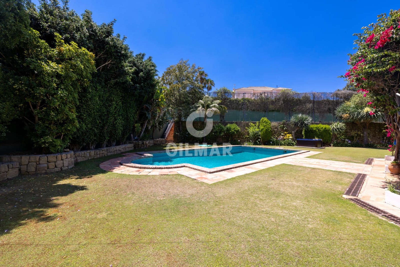 5 makuuhuone Huvila myytävänä paikassa Sotogrande mukana uima-altaan - 2 500 000 € (Ref: 9977909)
