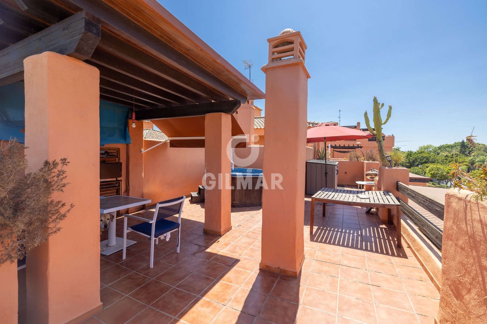 2 soveværelse Penthouse til salg i Estepona med garage - € 850.000 (Ref: 9977910)