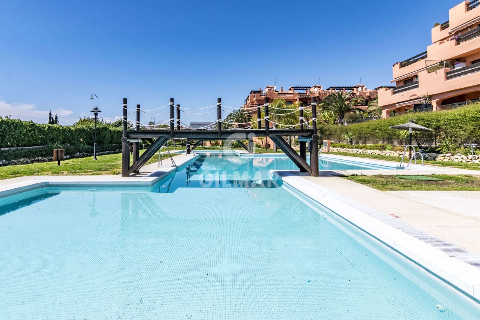 2 soveværelse Penthouse til salg i Estepona med garage - € 850.000 (Ref: 9977910)