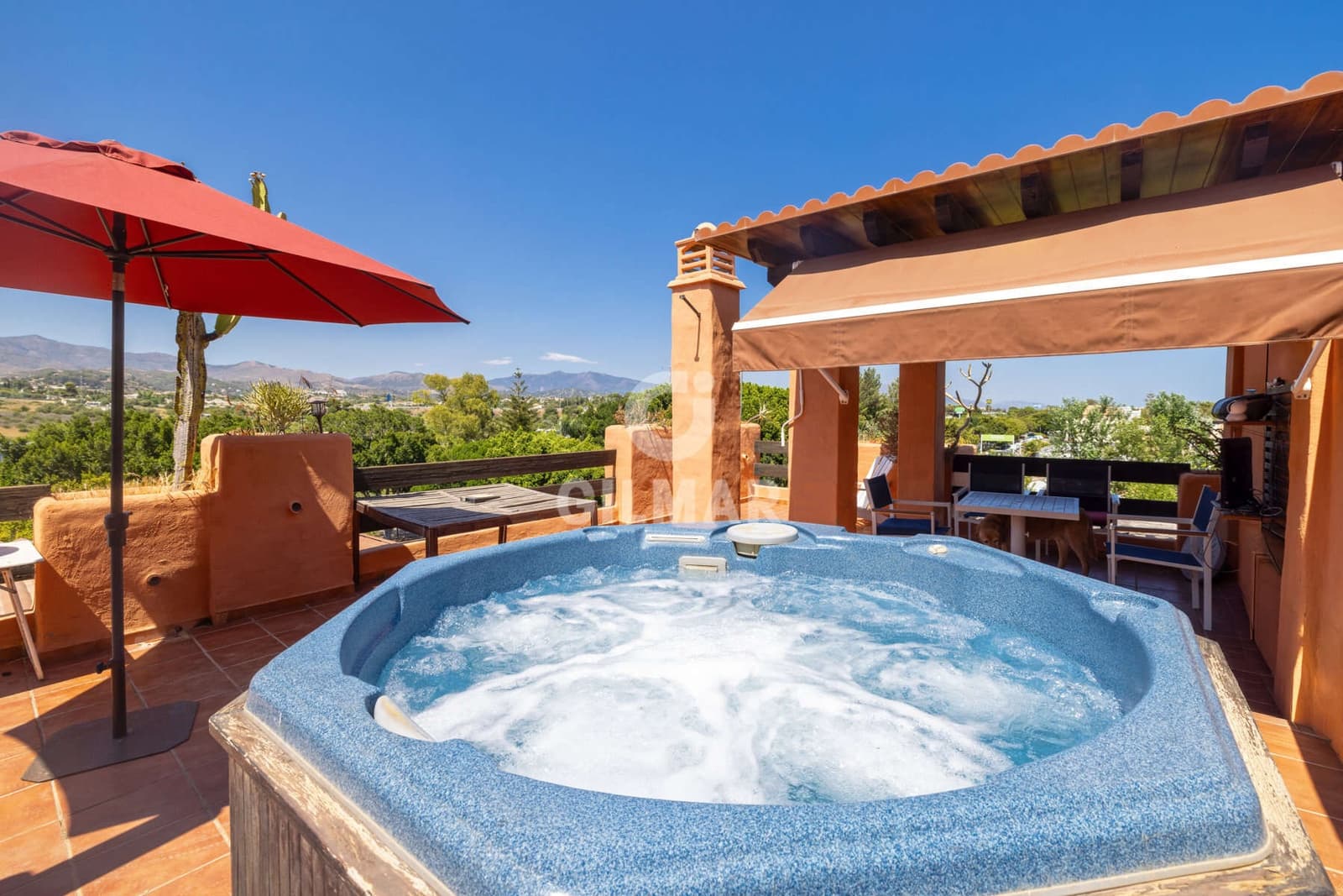 2 soveværelse Penthouse til salg i Estepona med garage - € 850.000 (Ref: 9977910)