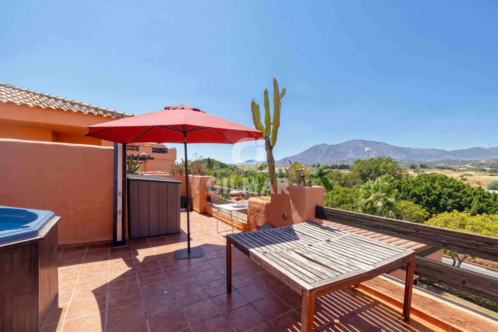 2 soveværelse Penthouse til salg i Estepona med garage - € 850.000 (Ref: 9977910)