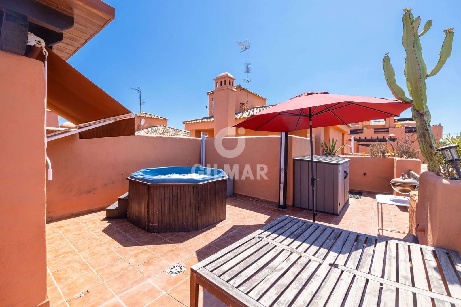 2 soveværelse Penthouse til salg i Estepona med garage - € 850.000 (Ref: 9977910)