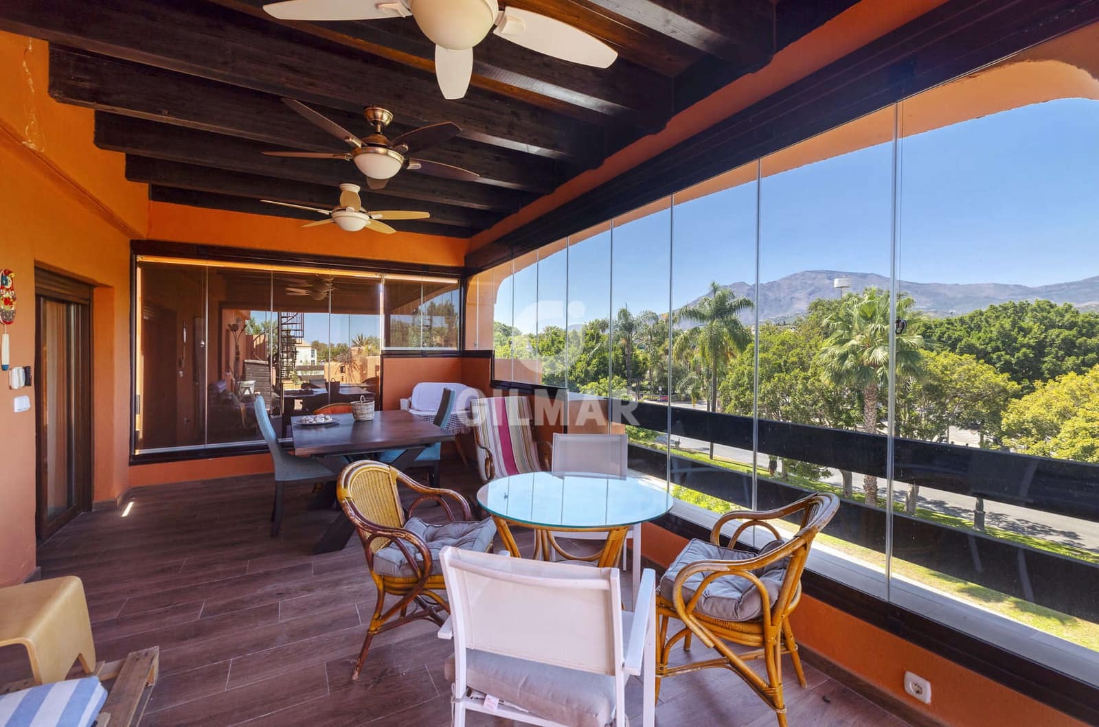 2 soveværelse Penthouse til salg i Estepona med garage - € 850.000 (Ref: 9977910)