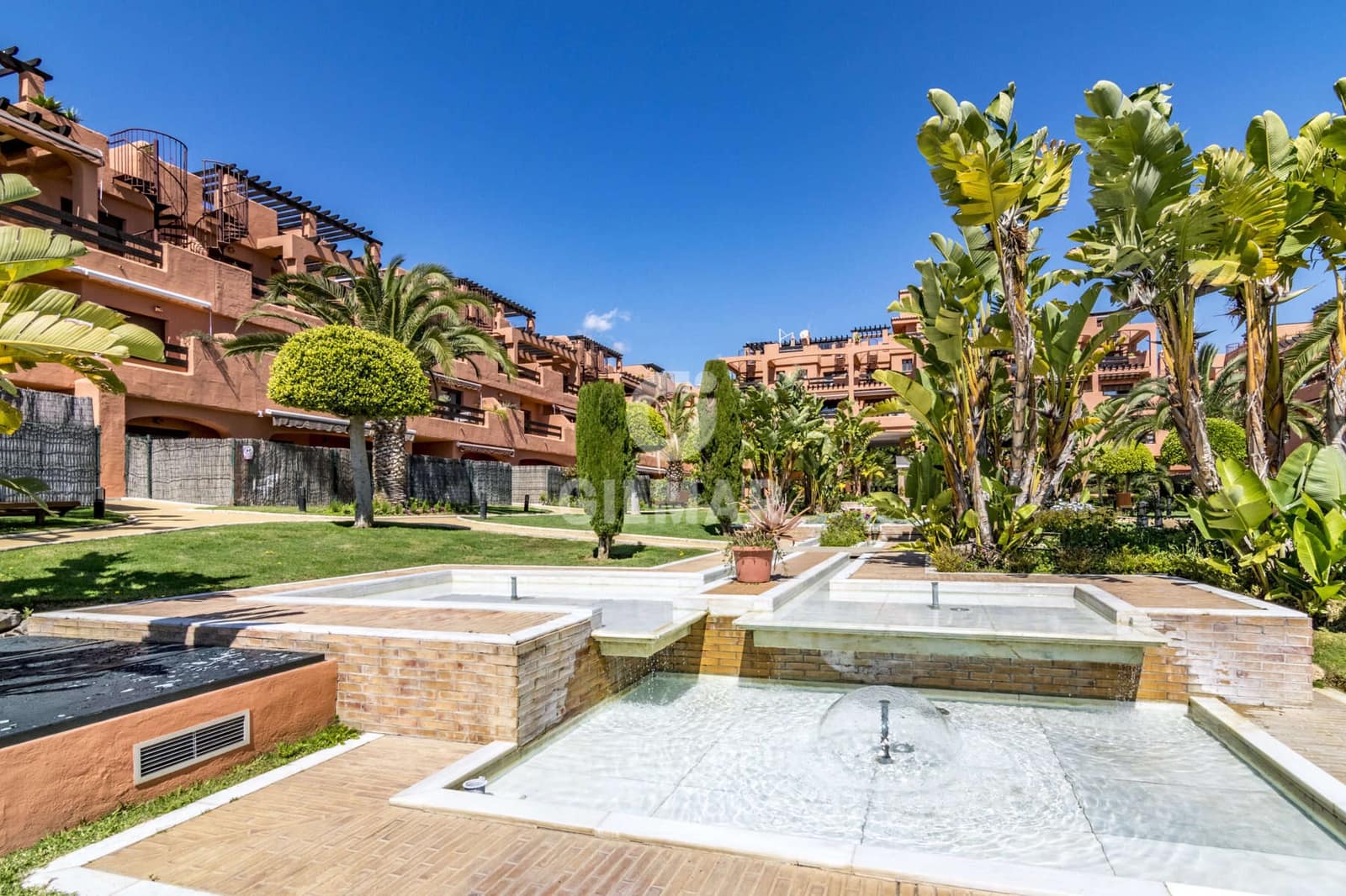 2 soveværelse Penthouse til salg i Estepona med garage - € 850.000 (Ref: 9977910)