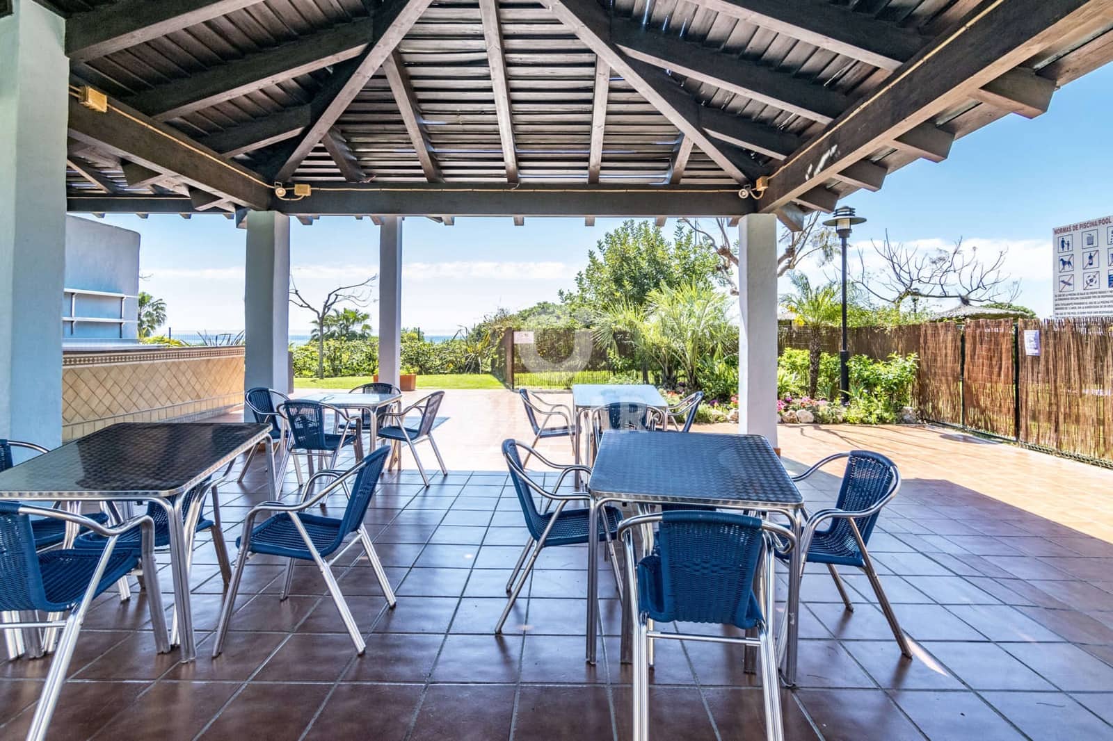 2 soveværelse Penthouse til salg i Estepona med garage - € 850.000 (Ref: 9977910)