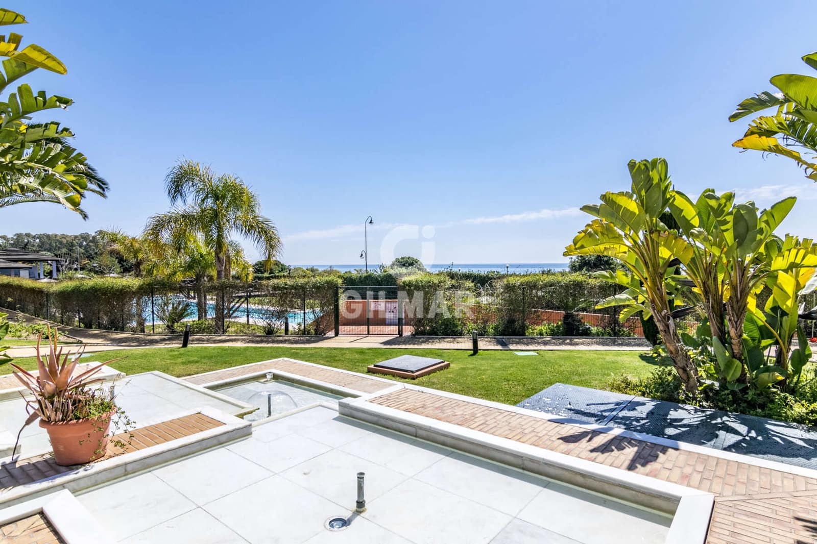 2 soveværelse Penthouse til salg i Estepona med garage - € 850.000 (Ref: 9977910)
