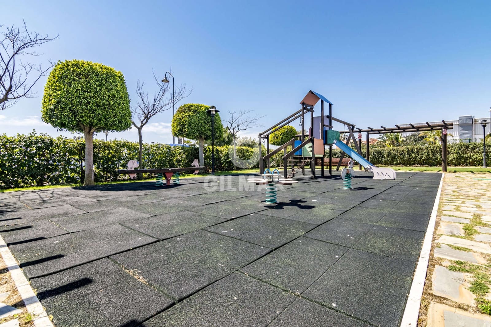 2 soveværelse Penthouse til salg i Estepona med garage - € 850.000 (Ref: 9977910)