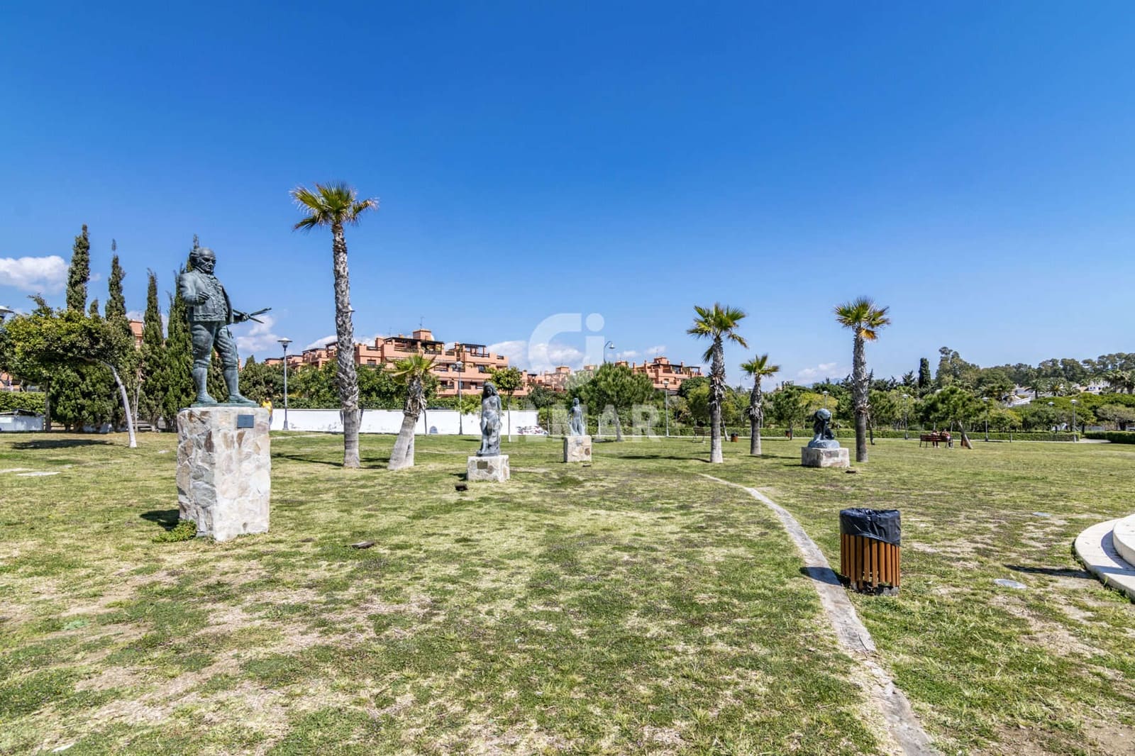 2 soveværelse Penthouse til salg i Estepona med garage - € 850.000 (Ref: 9977910)