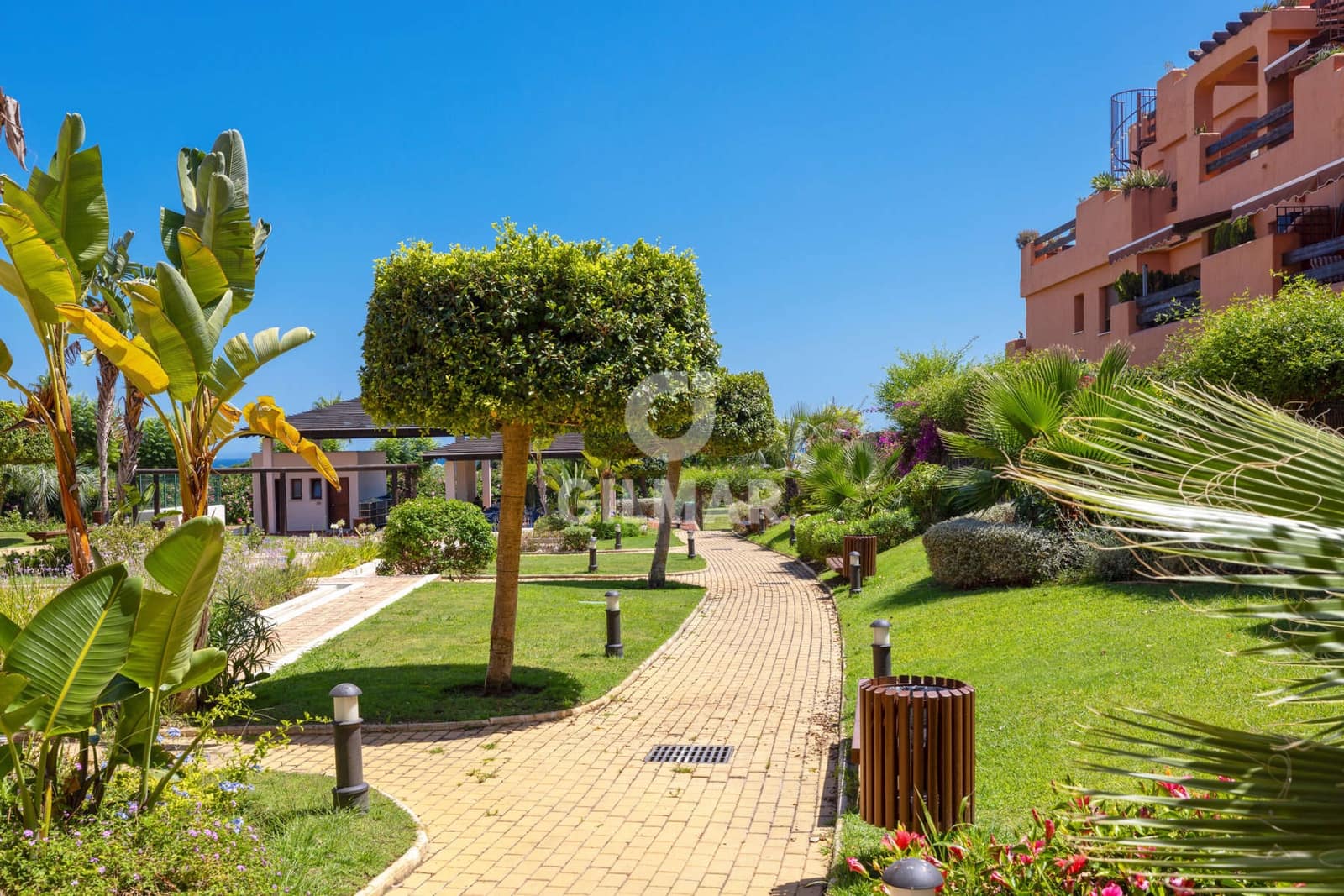 2 soveværelse Penthouse til salg i Estepona med garage - € 850.000 (Ref: 9977910)