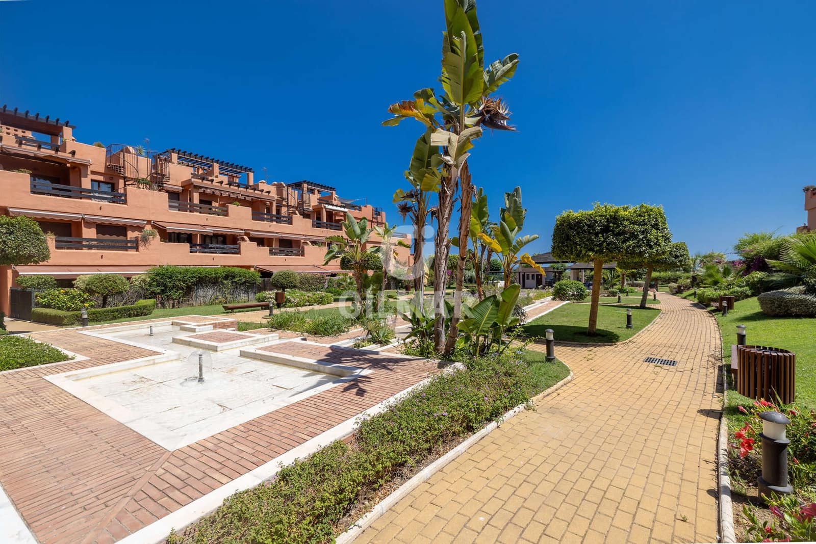 2 soveværelse Penthouse til salg i Estepona med garage - € 850.000 (Ref: 9977910)