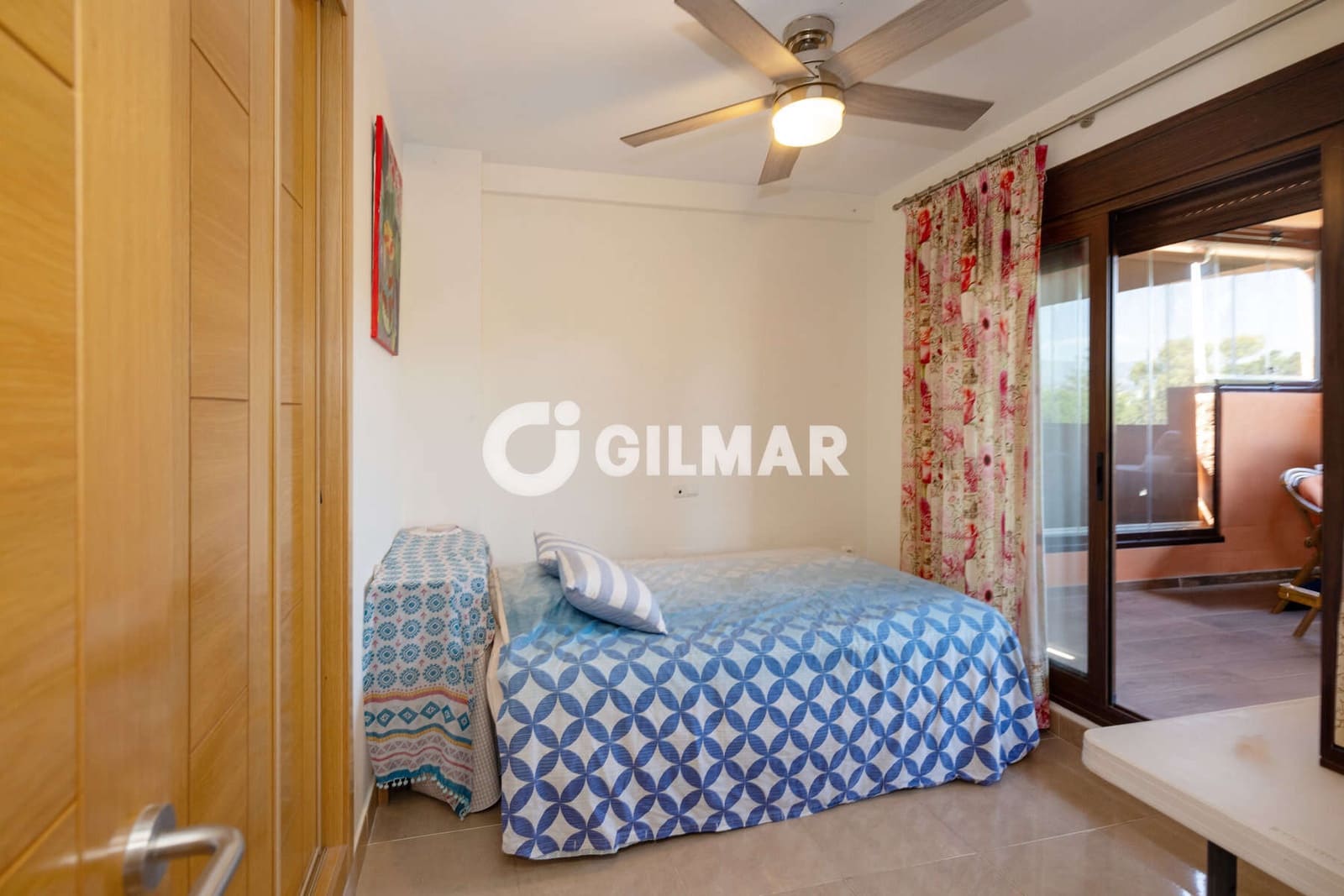 Ático de 2 habitaciones en Estepona en venta con piscina garaje - 730.000 € (Ref: 9977910)