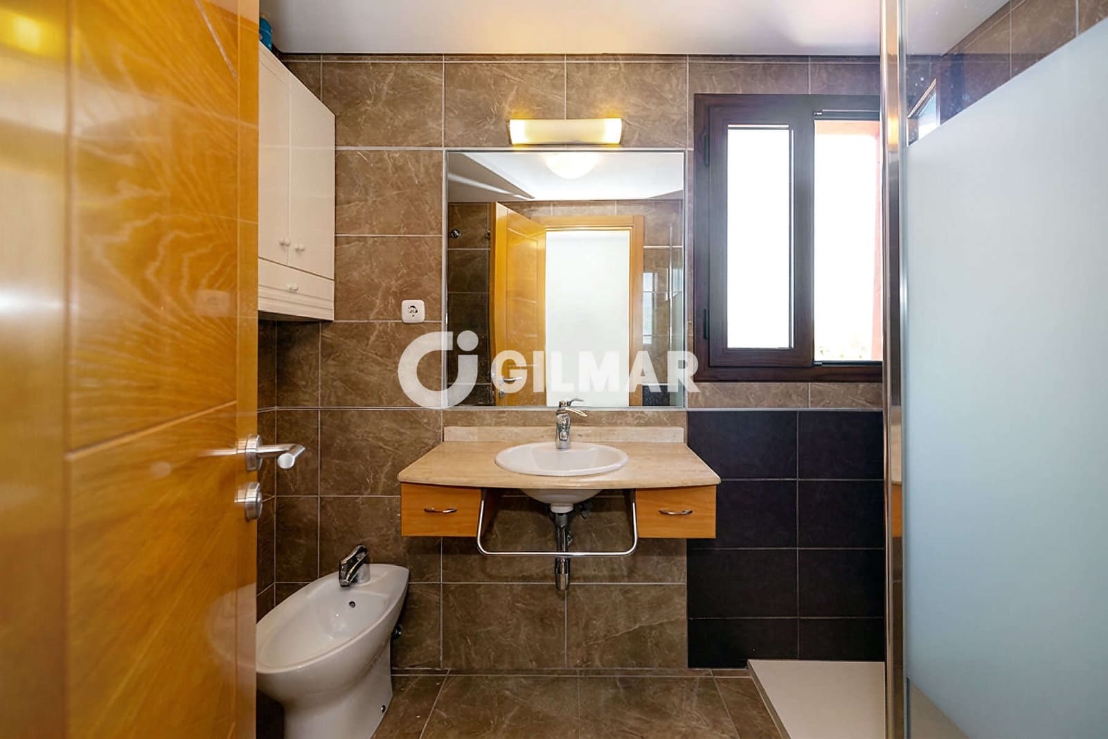 Ático de 2 habitaciones en Estepona en venta con piscina garaje - 730.000 € (Ref: 9977910)