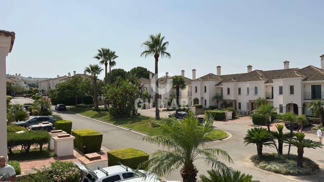 2 slaapkamer Rijtjeshuis te koop in Arcos de la Frontera met zwembad garage - € 295.000 (Ref: 9978040)