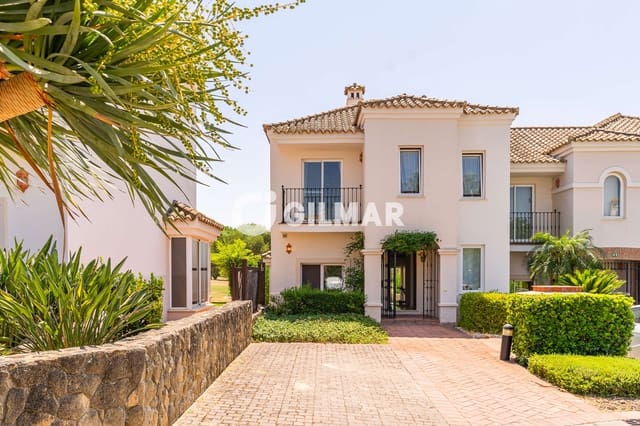 Adosado de 2 habitaciones en Arcos de la Frontera en venta con piscina garaje - 295.000 € (Ref: 9978040)