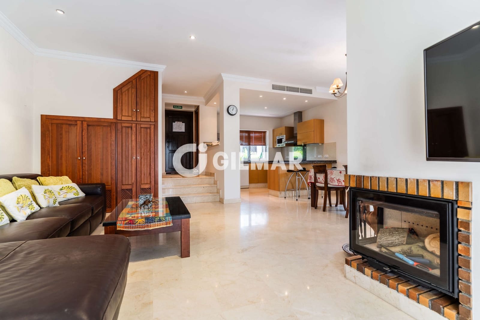 Adosado de 2 habitaciones en Arcos de la Frontera en venta con piscina garaje - 295.000 € (Ref: 9978040)