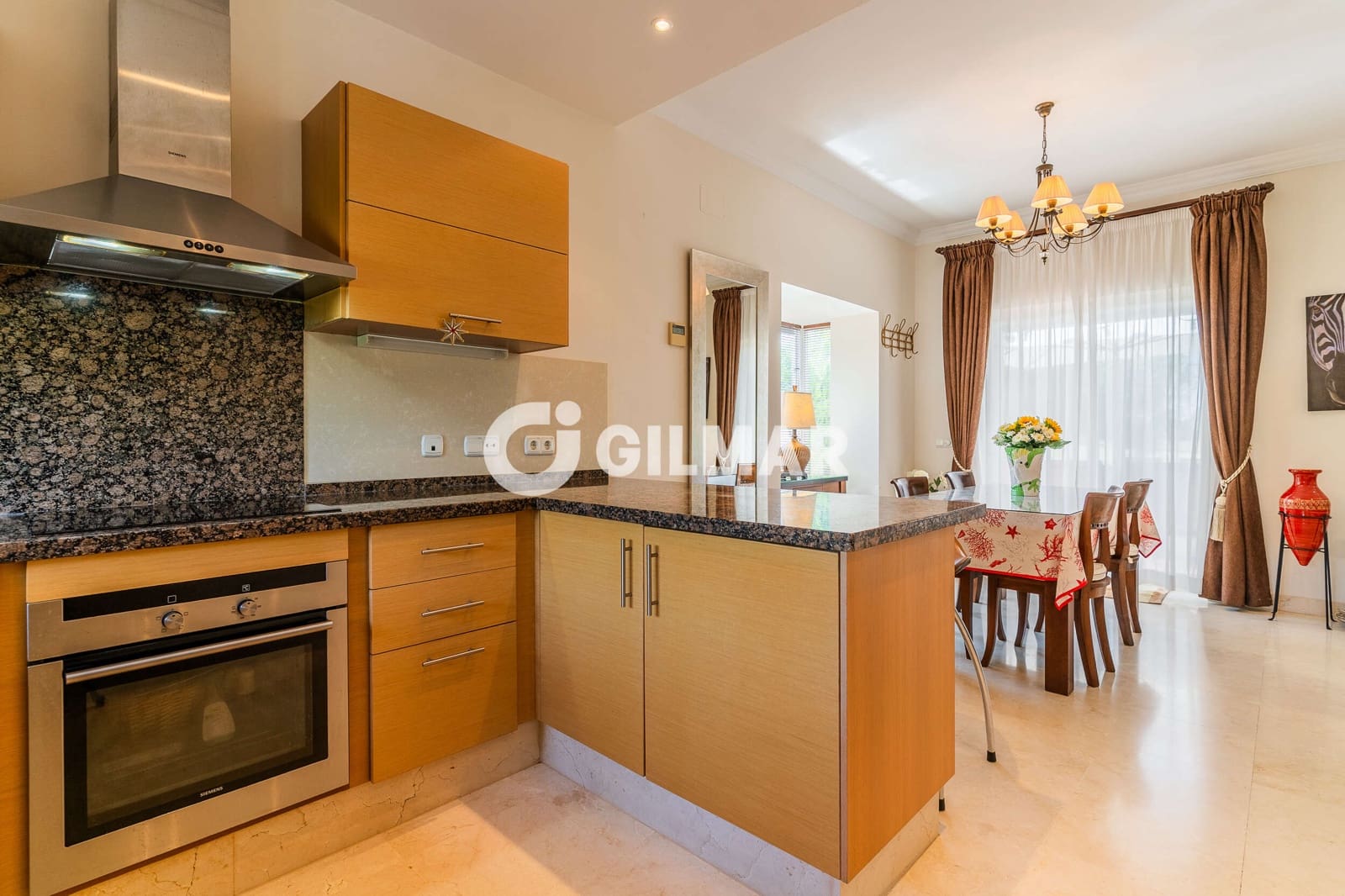 Adosado de 2 habitaciones en Arcos de la Frontera en venta con piscina garaje - 295.000 € (Ref: 9978040)