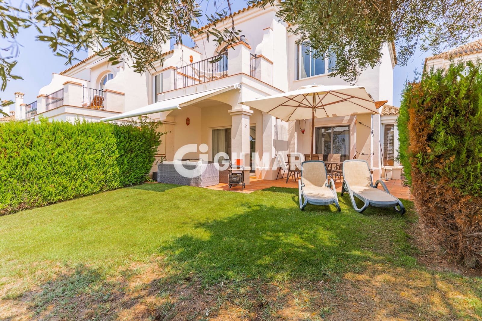 Adosado de 2 habitaciones en Arcos de la Frontera en venta con piscina garaje - 295.000 € (Ref: 9978040)