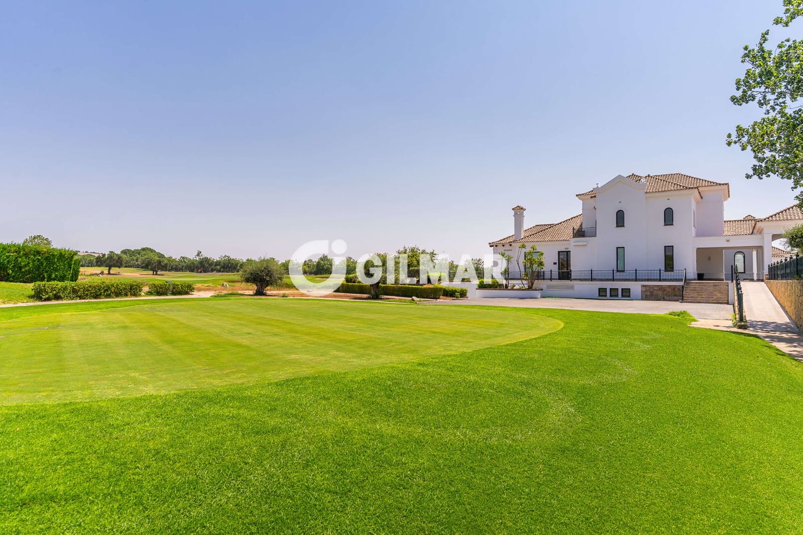 Adosado de 2 habitaciones en Arcos de la Frontera en venta con piscina garaje - 295.000 € (Ref: 9978040)
