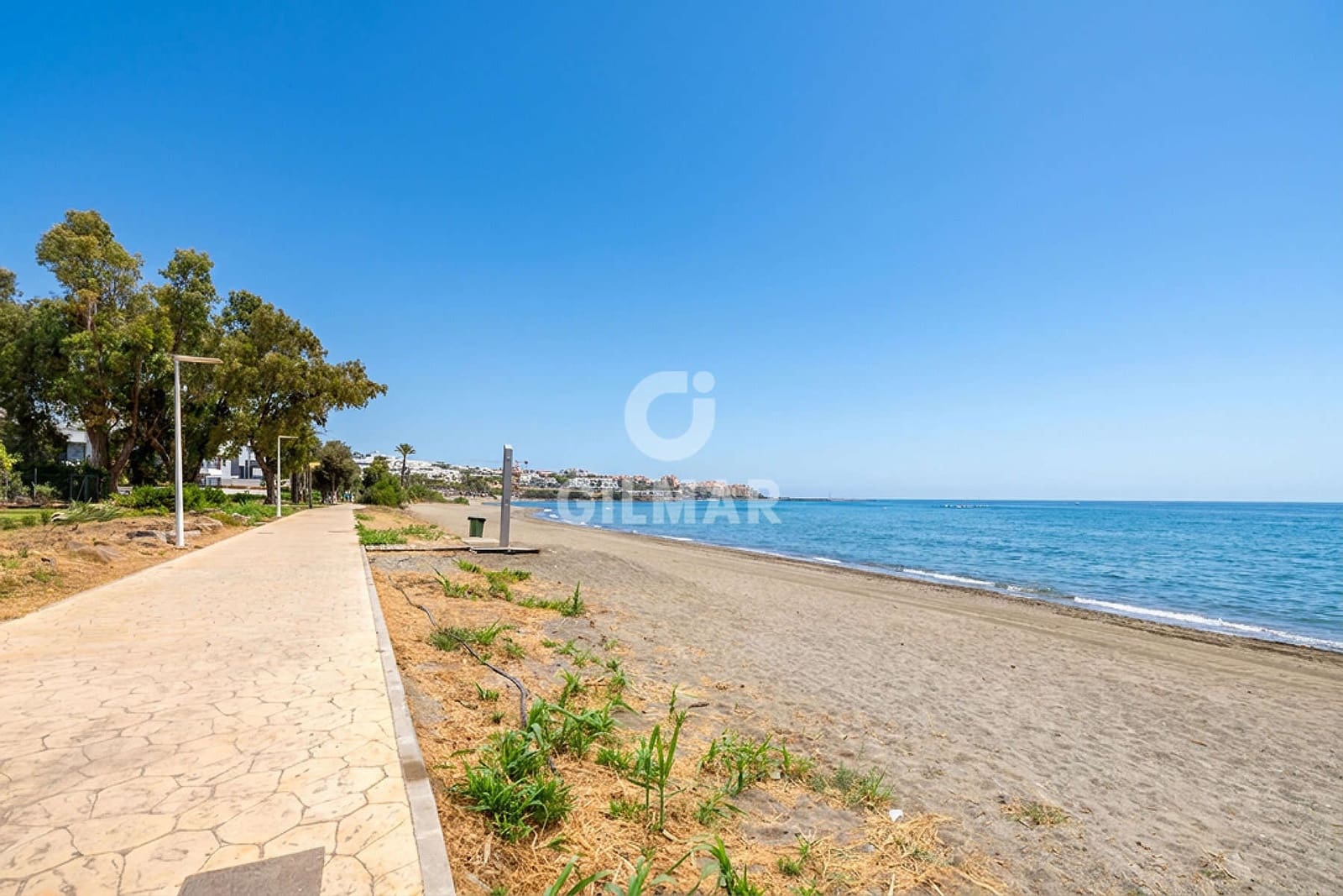 Adosado de 3 habitaciones en Estepona en venta con piscina garaje - 750.000 € (Ref: 9979235)