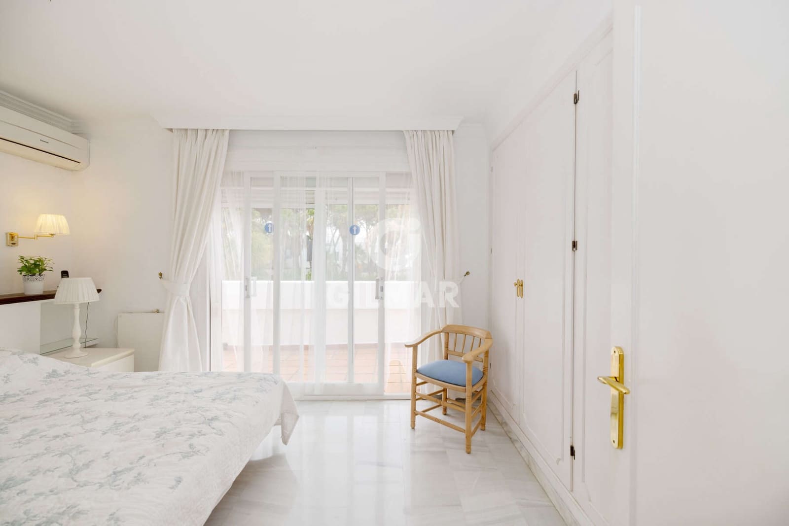 Adosado de 3 habitaciones en Estepona en venta con piscina garaje - 750.000 € (Ref: 9979235)