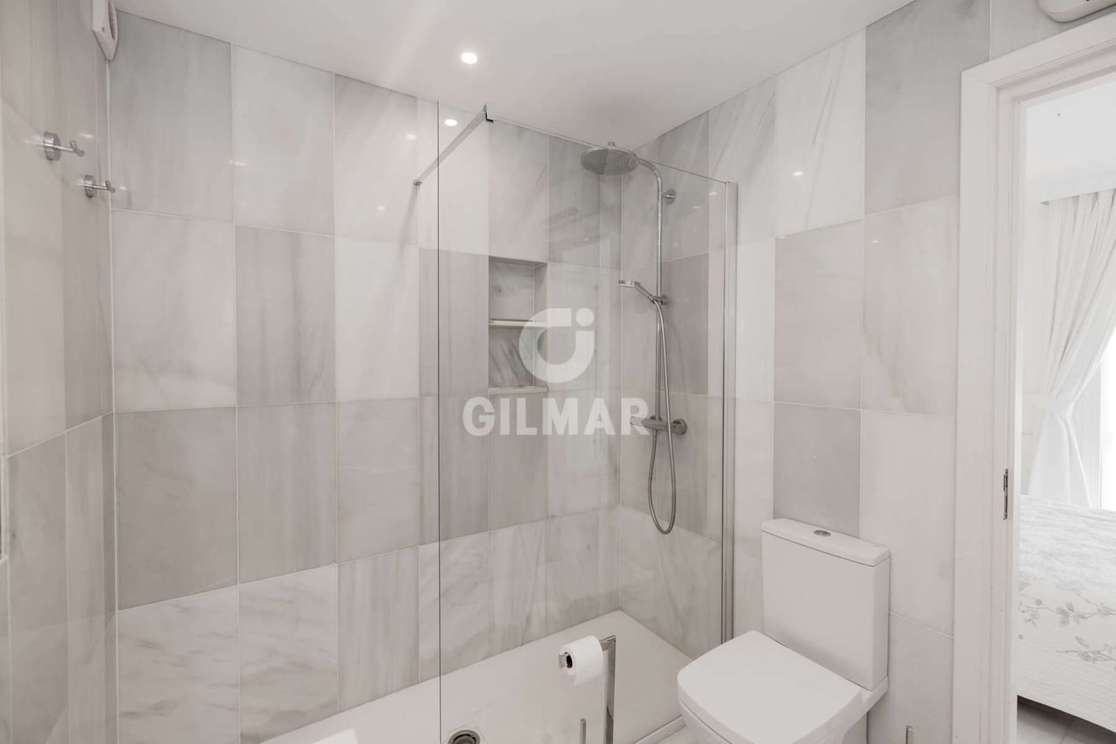 Adosado de 3 habitaciones en Estepona en venta con piscina garaje - 750.000 € (Ref: 9979235)