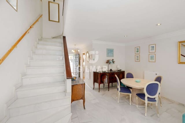 3 soverom Rekkehus til salgs i Guadalobón, Estepona med svømmebasseng garasje - € 750 000 (Ref: 9979235)