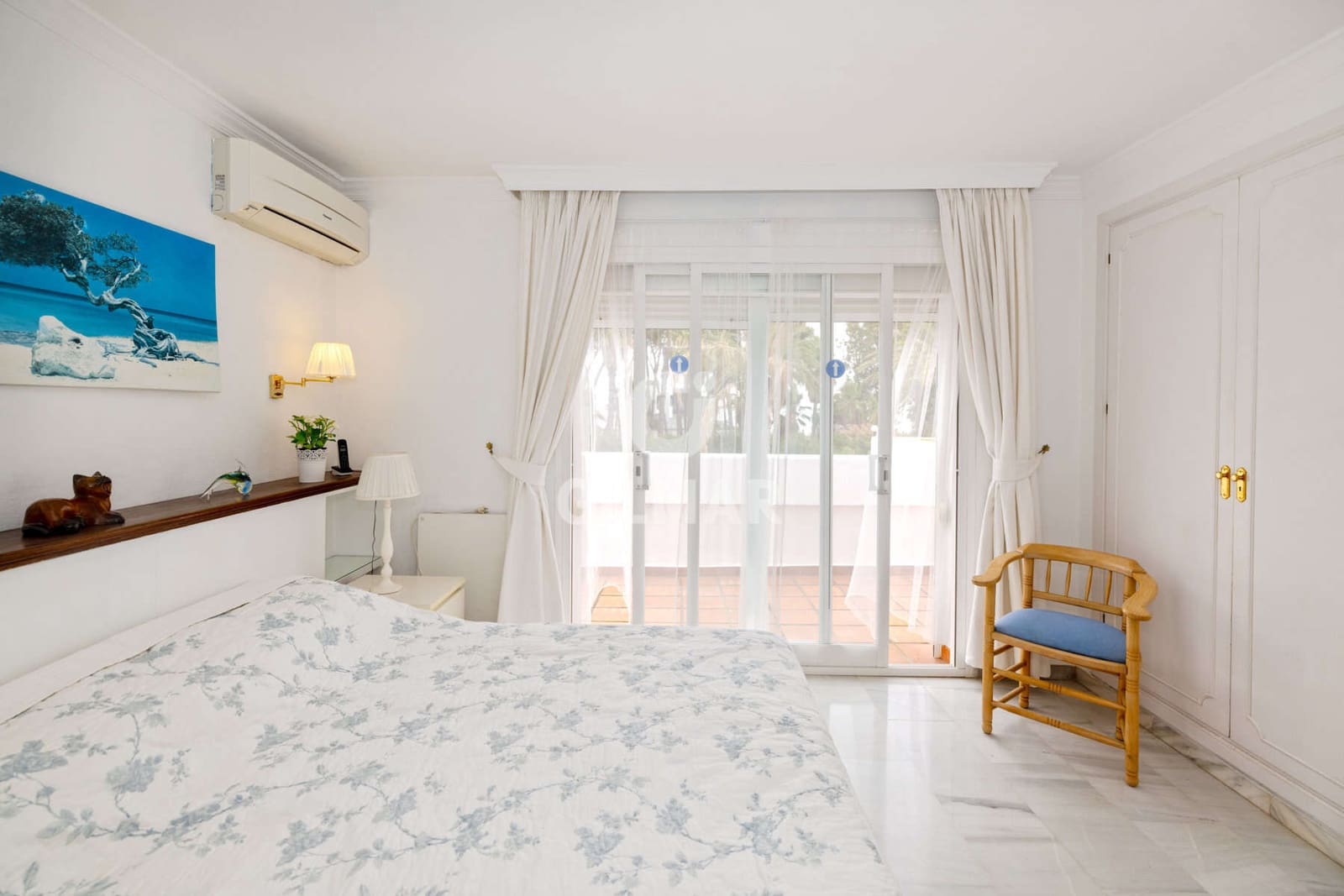 Adosado de 3 habitaciones en Estepona en venta con piscina garaje - 750.000 € (Ref: 9979235)