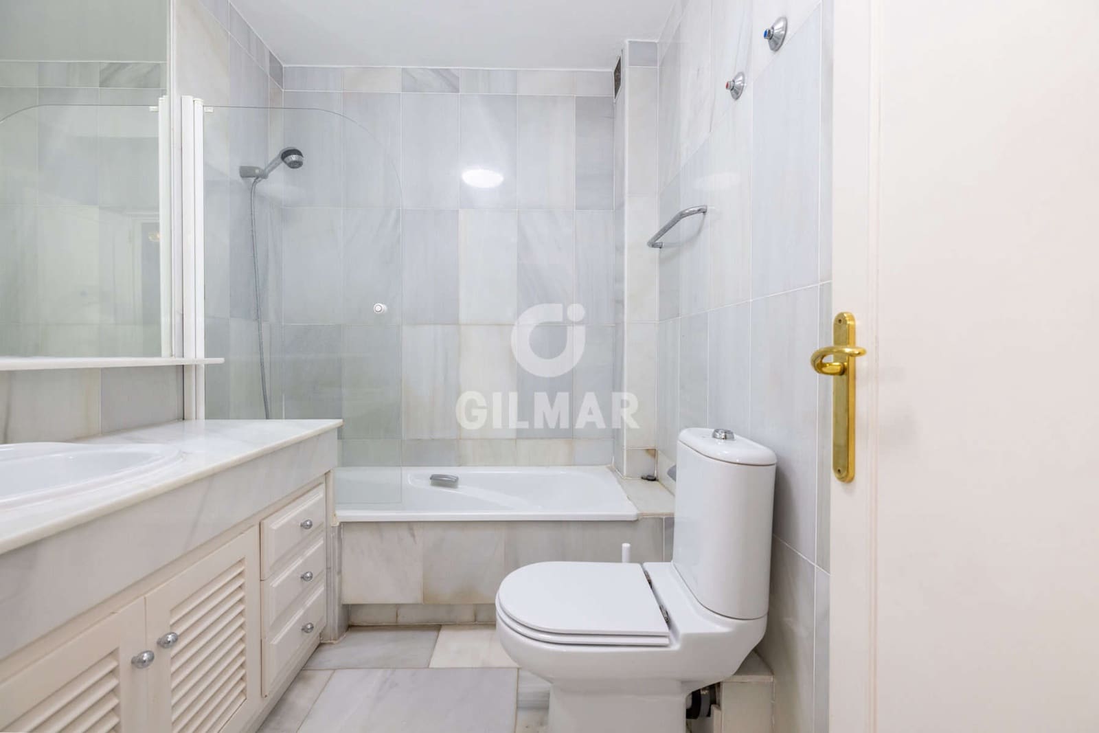 Adosado de 3 habitaciones en Estepona en venta con piscina garaje - 750.000 € (Ref: 9979235)